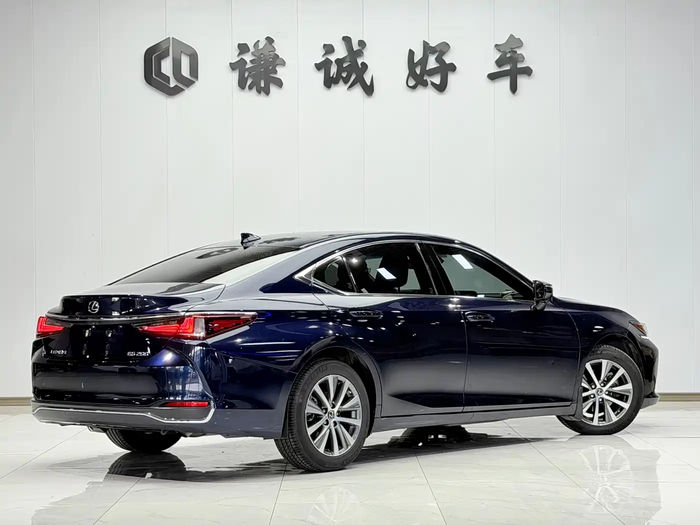 Lexus ES 2021 200 Excellence Edition фото 5