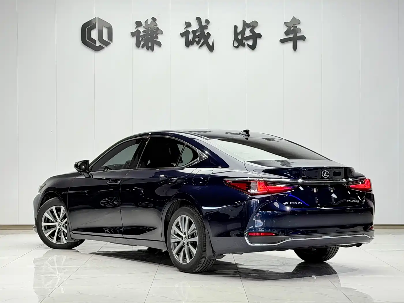 Lexus ES 2021 200 Excellence Edition фото 7