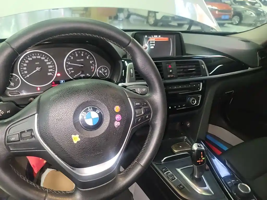 Фото 10 - BMW 3 Series