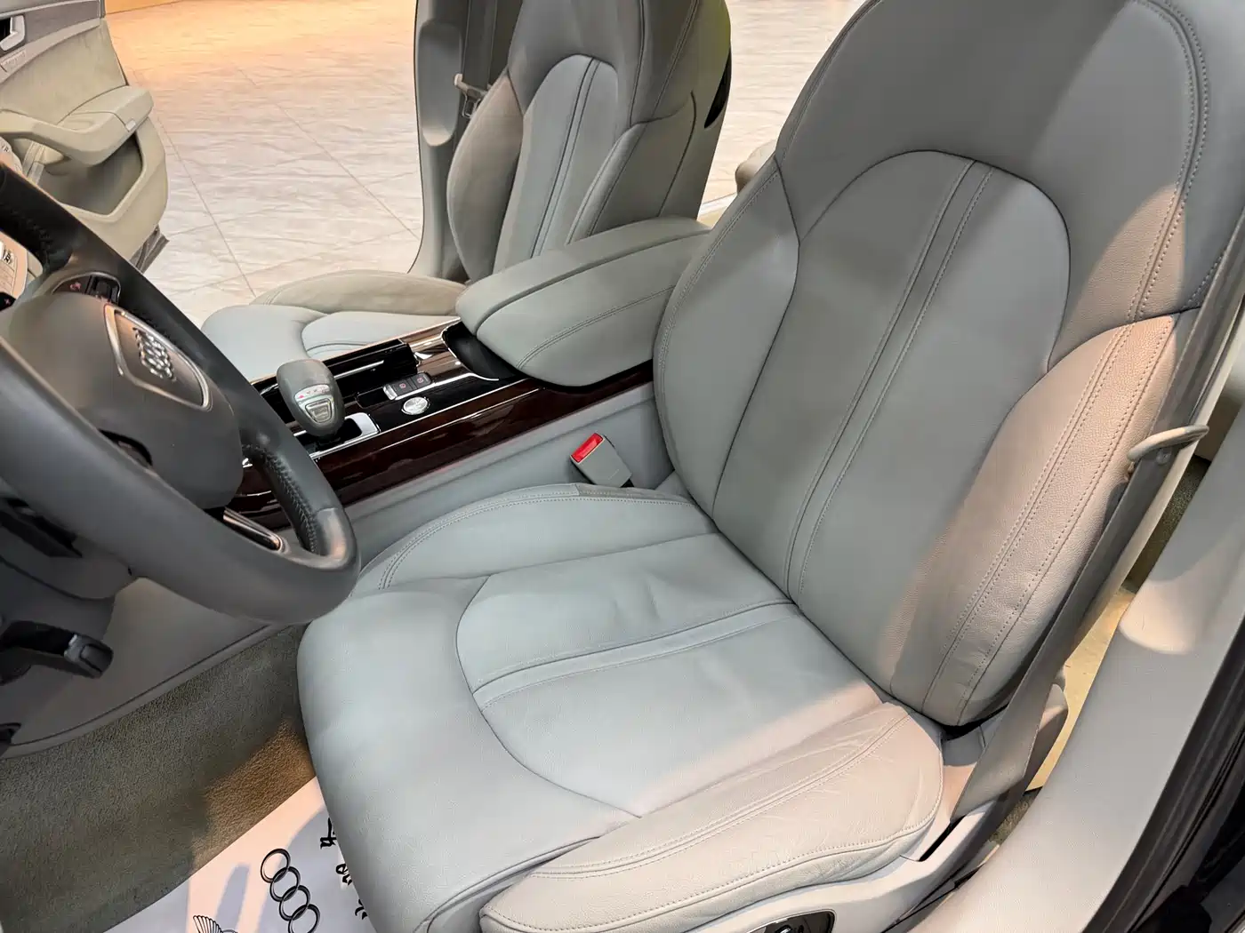 Audi A8 2012 A8L 50 TFSI quattro Comfort фото 19