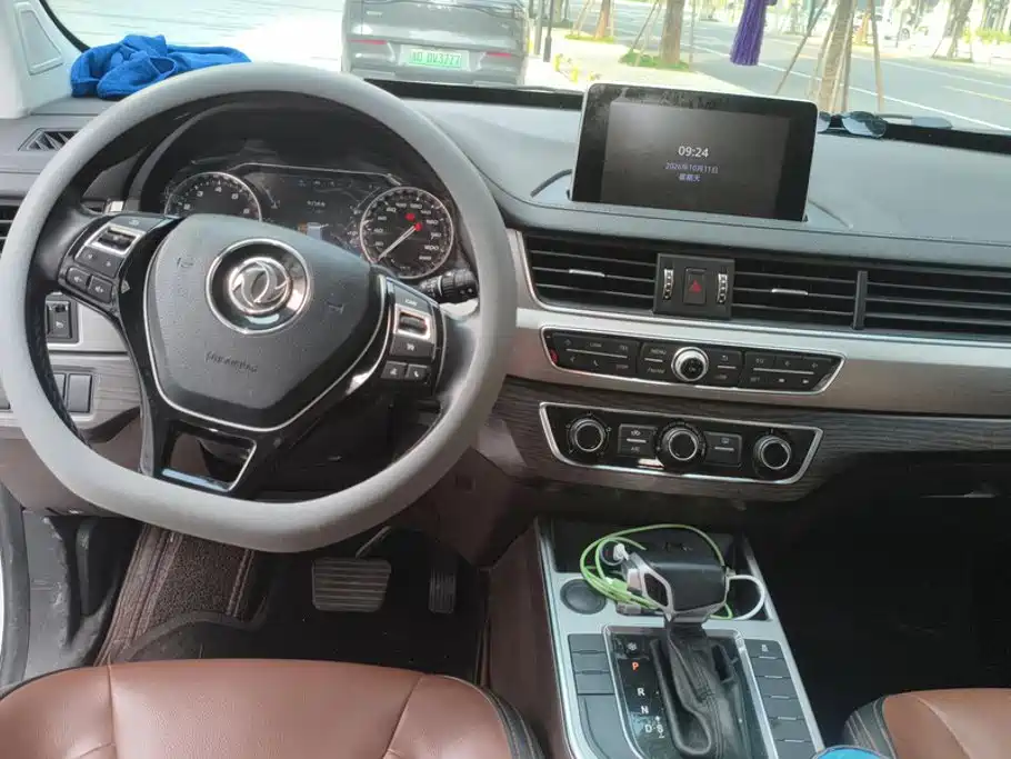 Photo 12 - Dongfeng Fengxing Jingyi X6