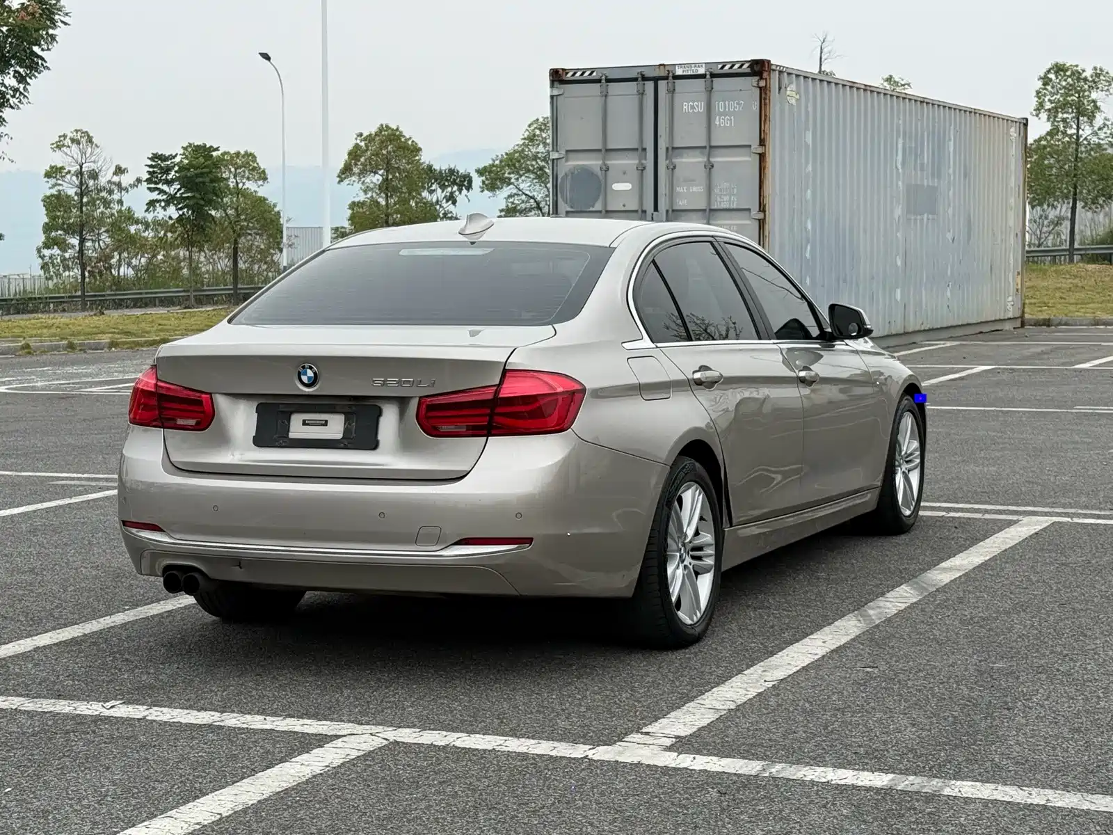Photo 4 - BMW 3 Series