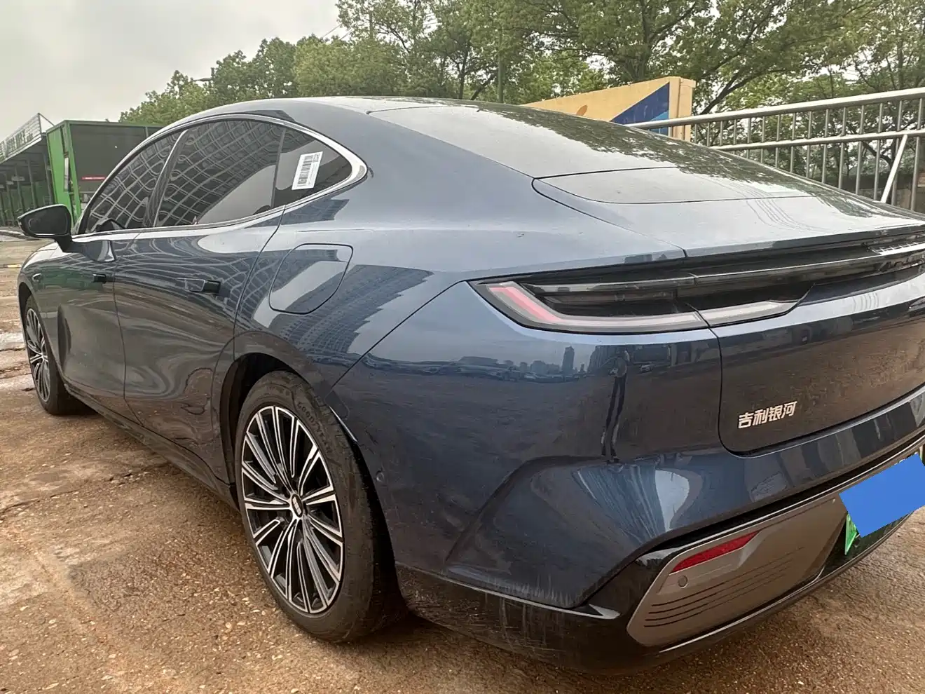 Geely Galaxy Galaxy Xingyao 8 2025 130km EM-i Premium Edition фото 8