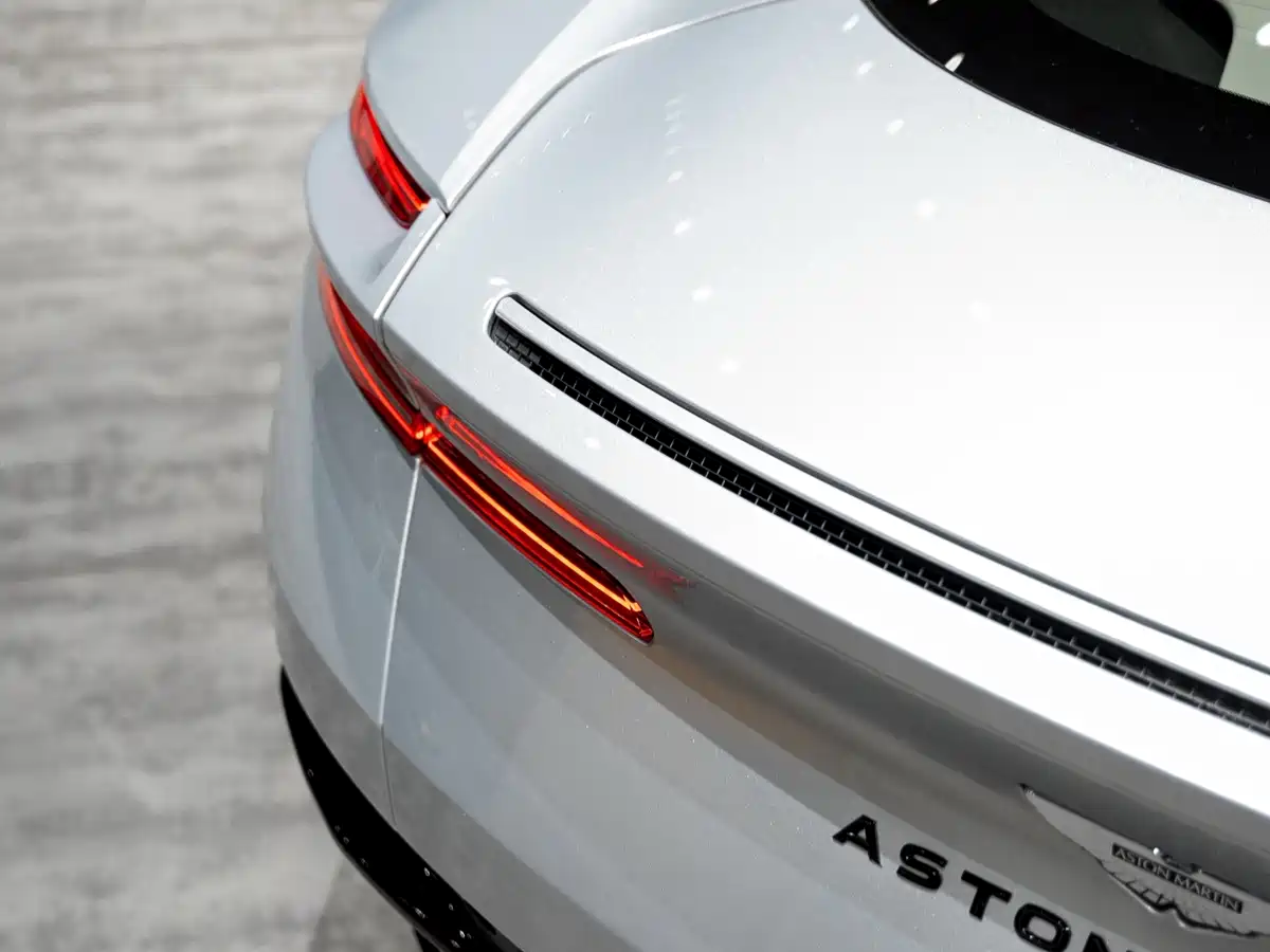 Aston Martin DB11 2017 2016 5.2T Launch Edition