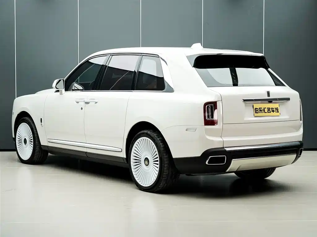 Rolls-Royce Cullinan 2018 4-Seater Version фото 5