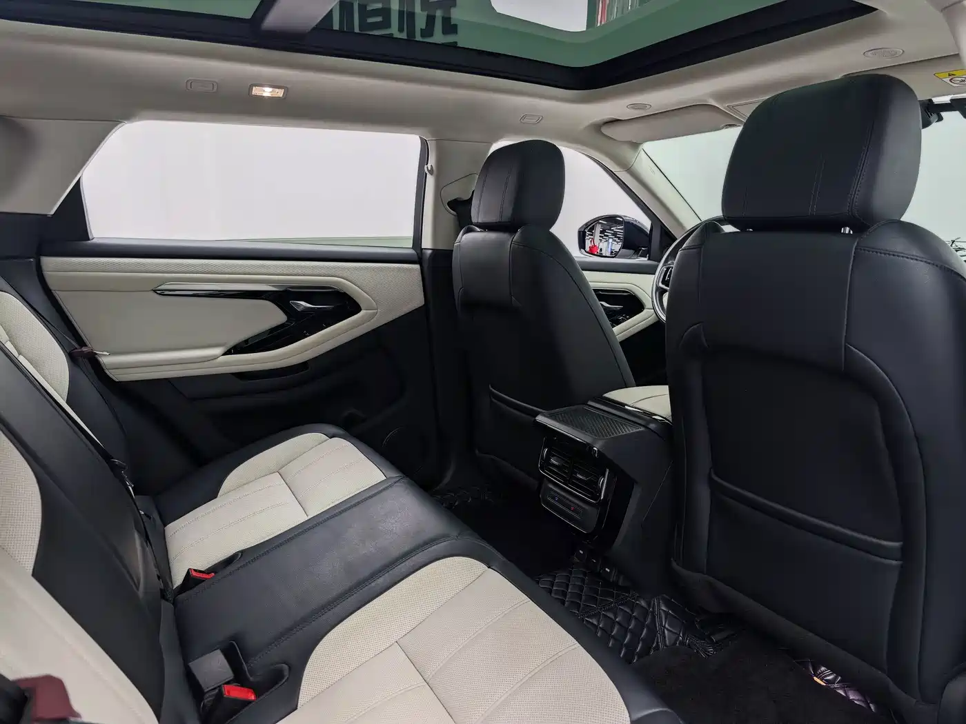 Фото 21 - Land Rover Range Rover Evoque