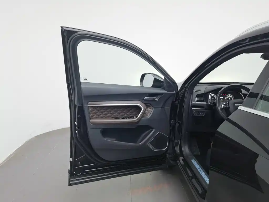 Фото 8 - Haval H6