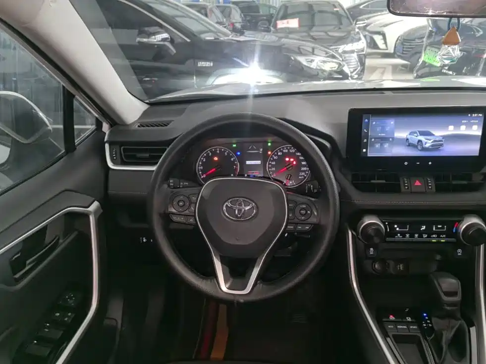 Toyota RAV4 2025 2024 2.0L CVT FWD Urban Edition