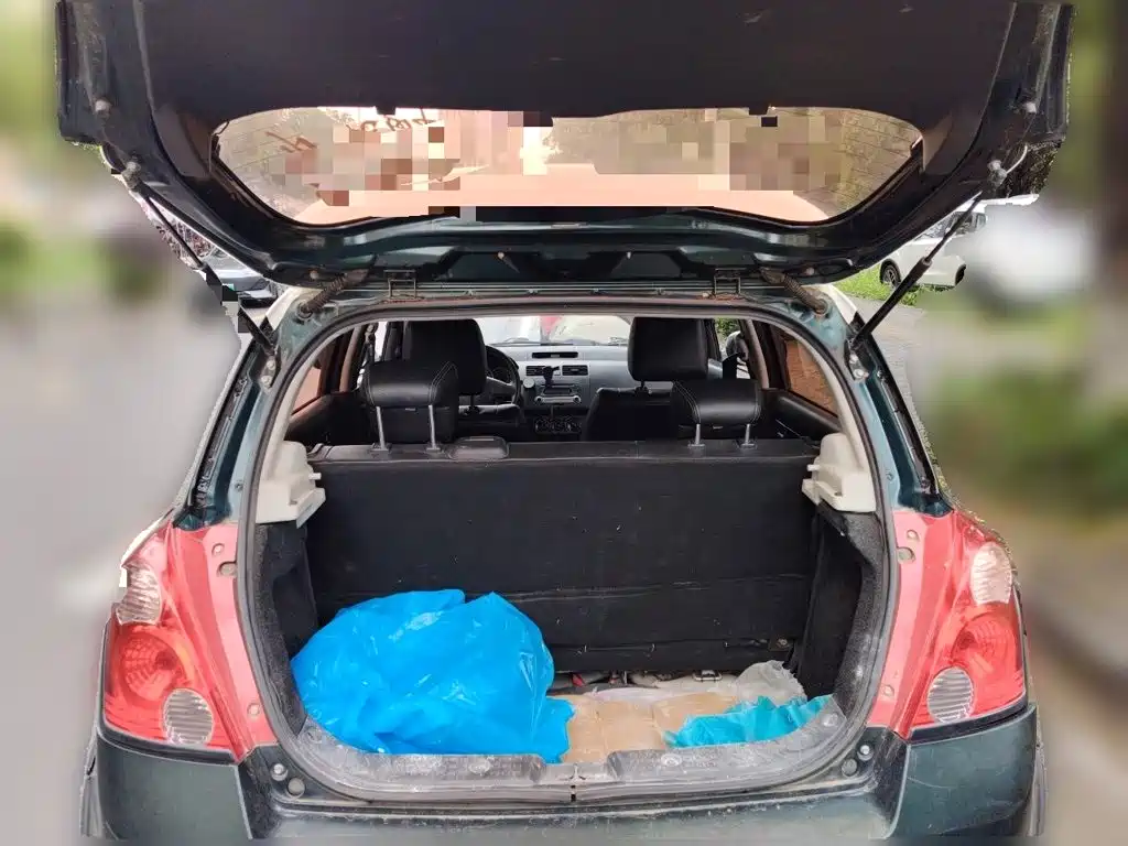 Photo 20 - Suzuki Swift