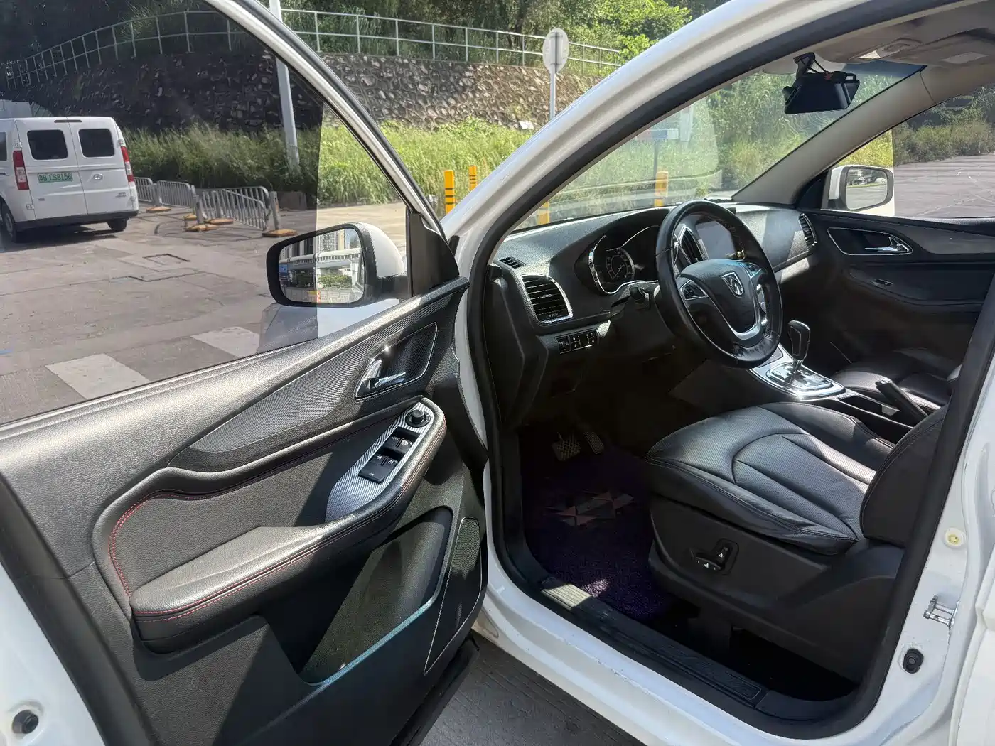 Baojun 560 2016 2016 1.8L iAMT Elite