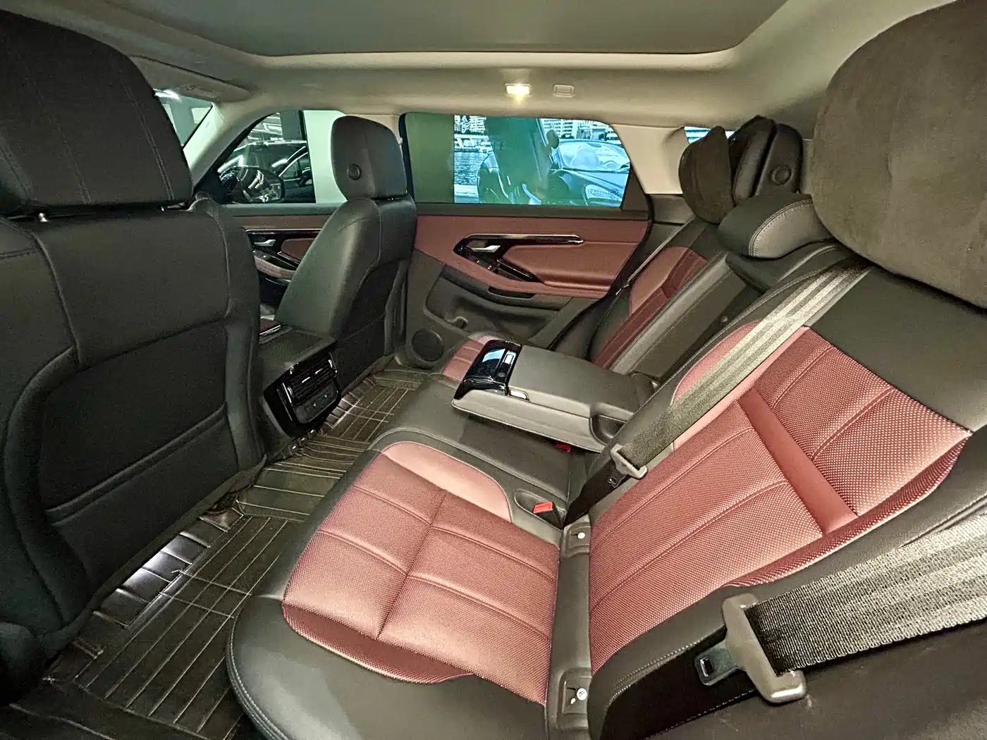 Land Rover Range Rover Evoque 2022 Range Rover Evoque L 249PS R-Dynamic Luxury Edition фото 23