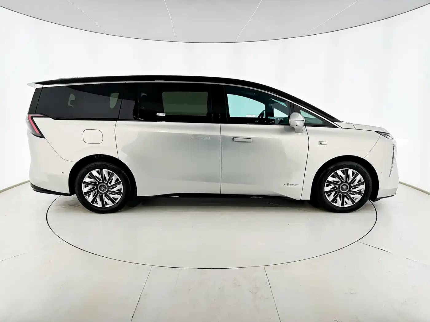 Buick Zhijing Shijia 2026 Model PHEV Base Version фото 4