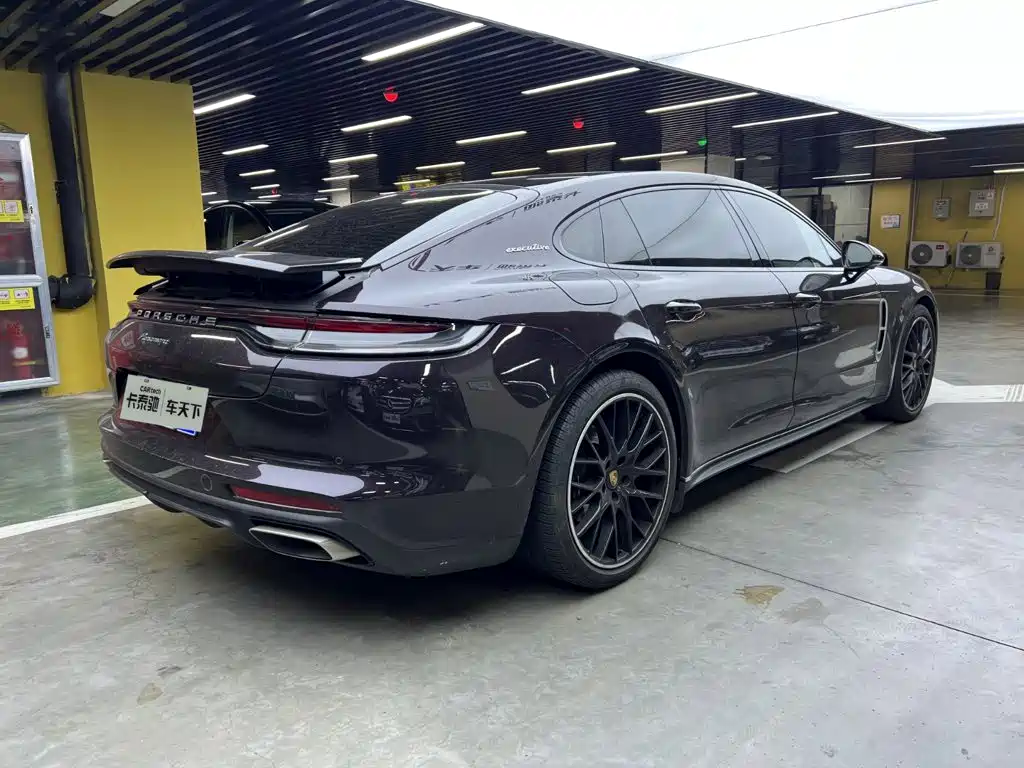 Фото 5 - Porsche Panamera