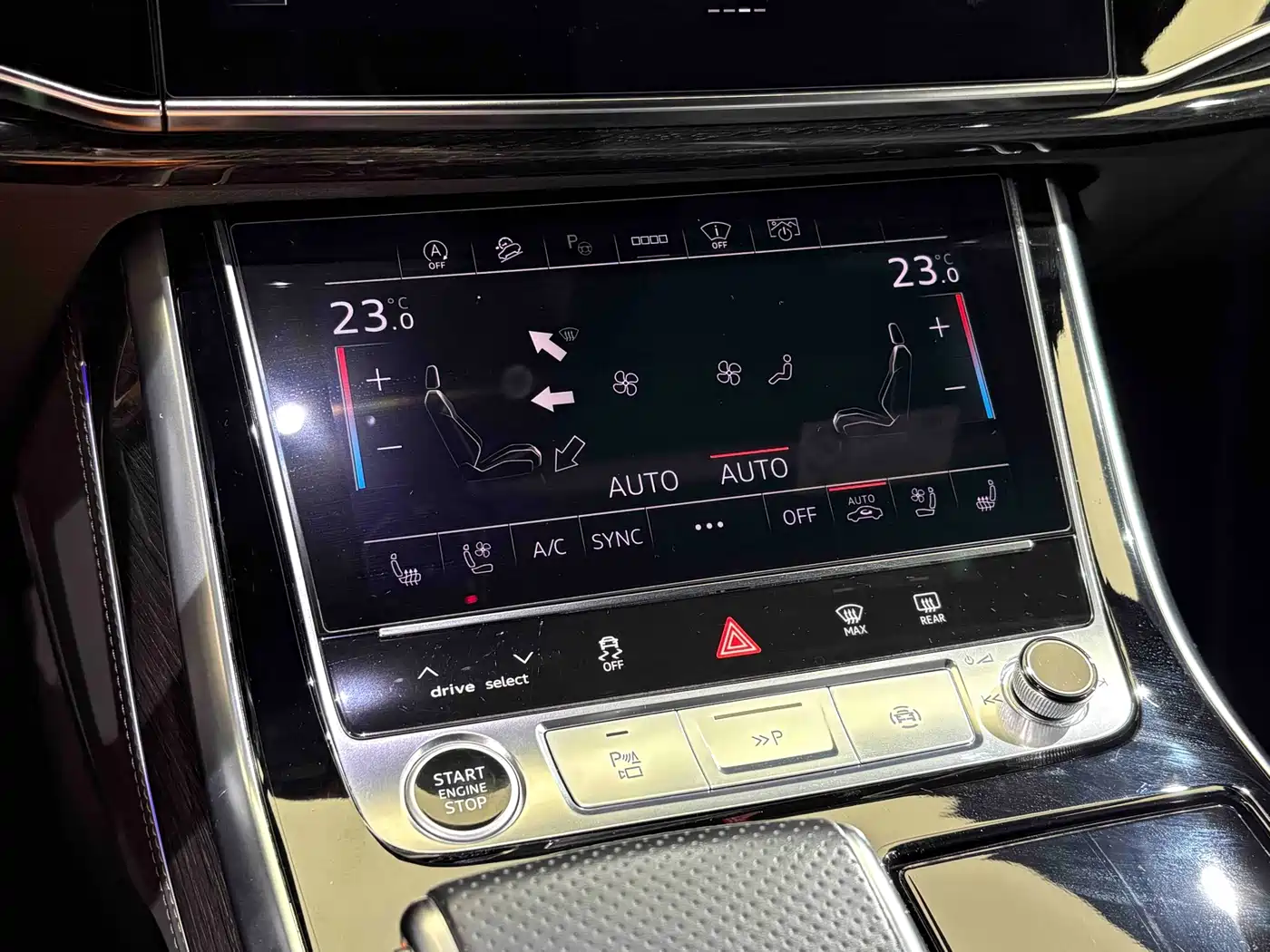 Audi Q8 2021 Model 55 TFSI Exclusive Dynamic фото 17