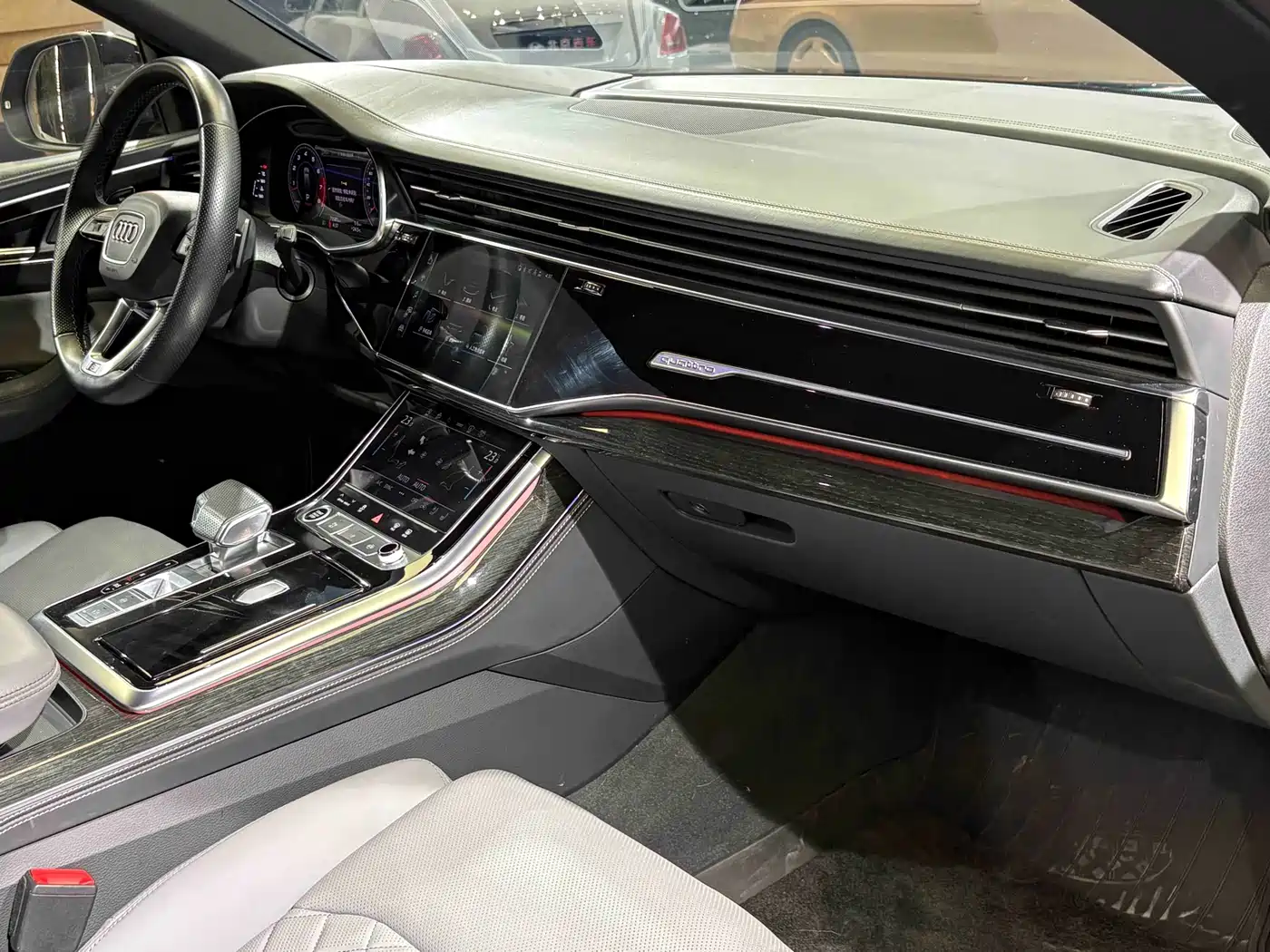 Audi Q8 2021 Model 55 TFSI Exclusive Dynamic фото 25