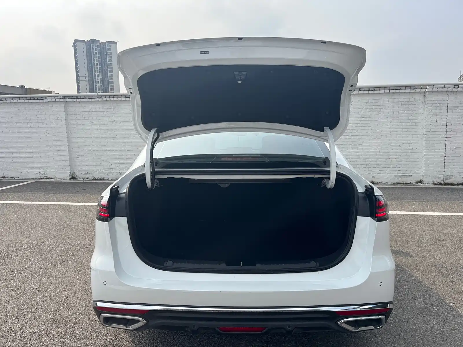 Фото 20 - Geely Emgrand