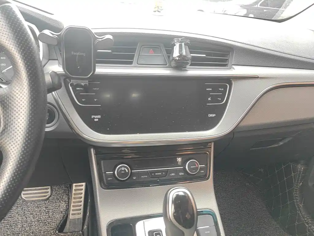 صورة 13 - Geely Emgrand GS
