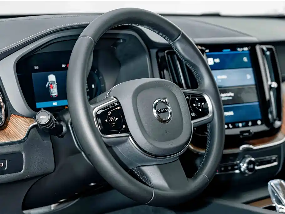 Photo 9 - Volvo XC60