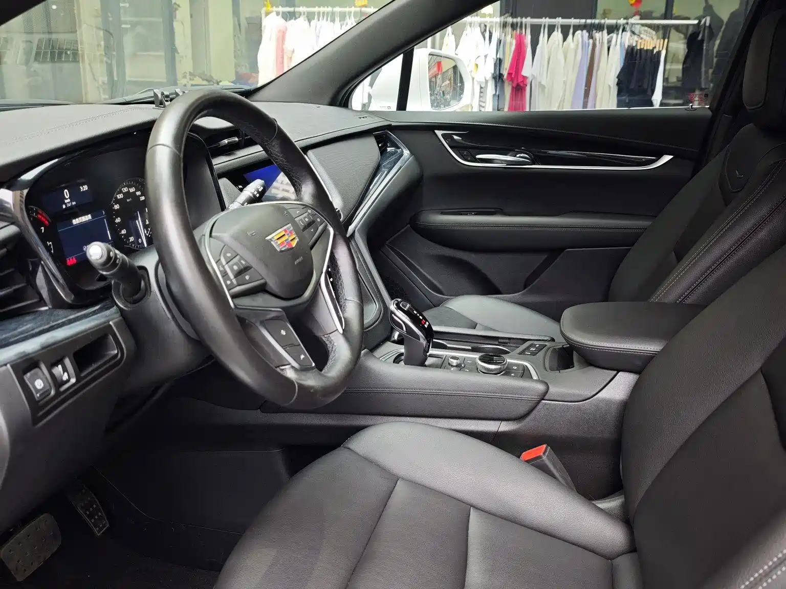 Фото 4 - Cadillac XT5