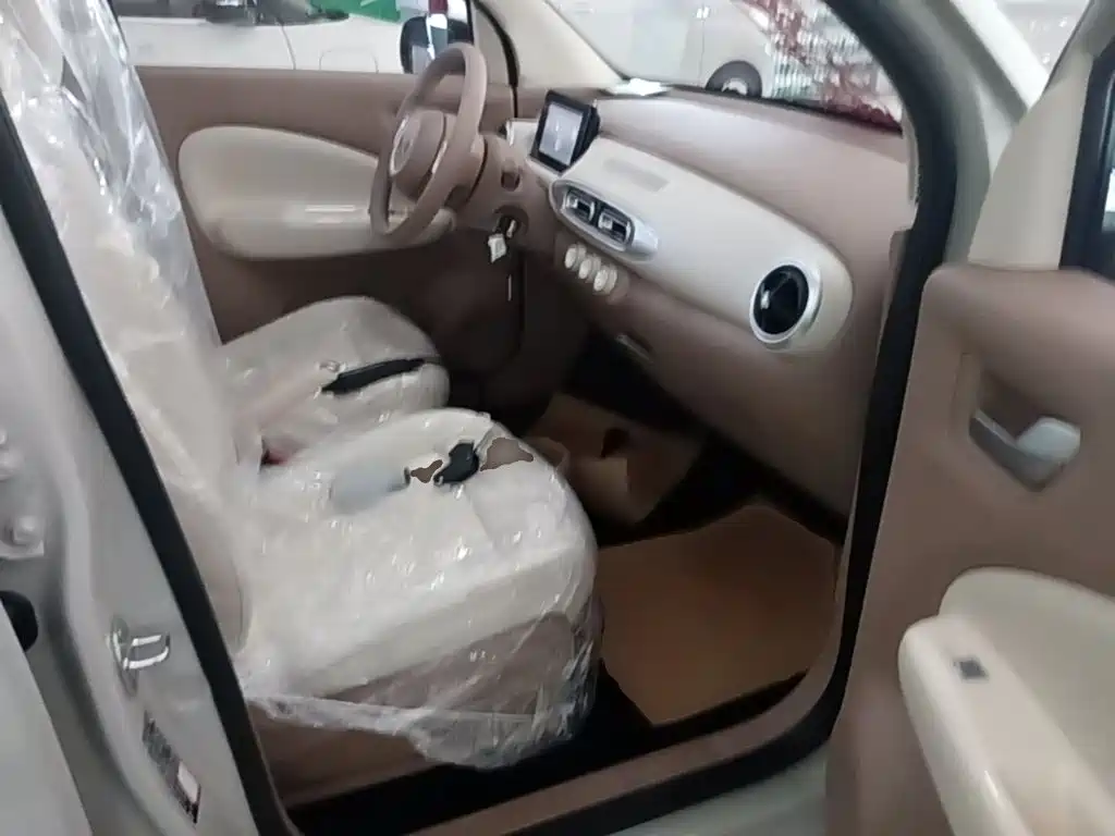 Wuling Motors Hongguang MINIEV 2026 2025 4-Door Advanced