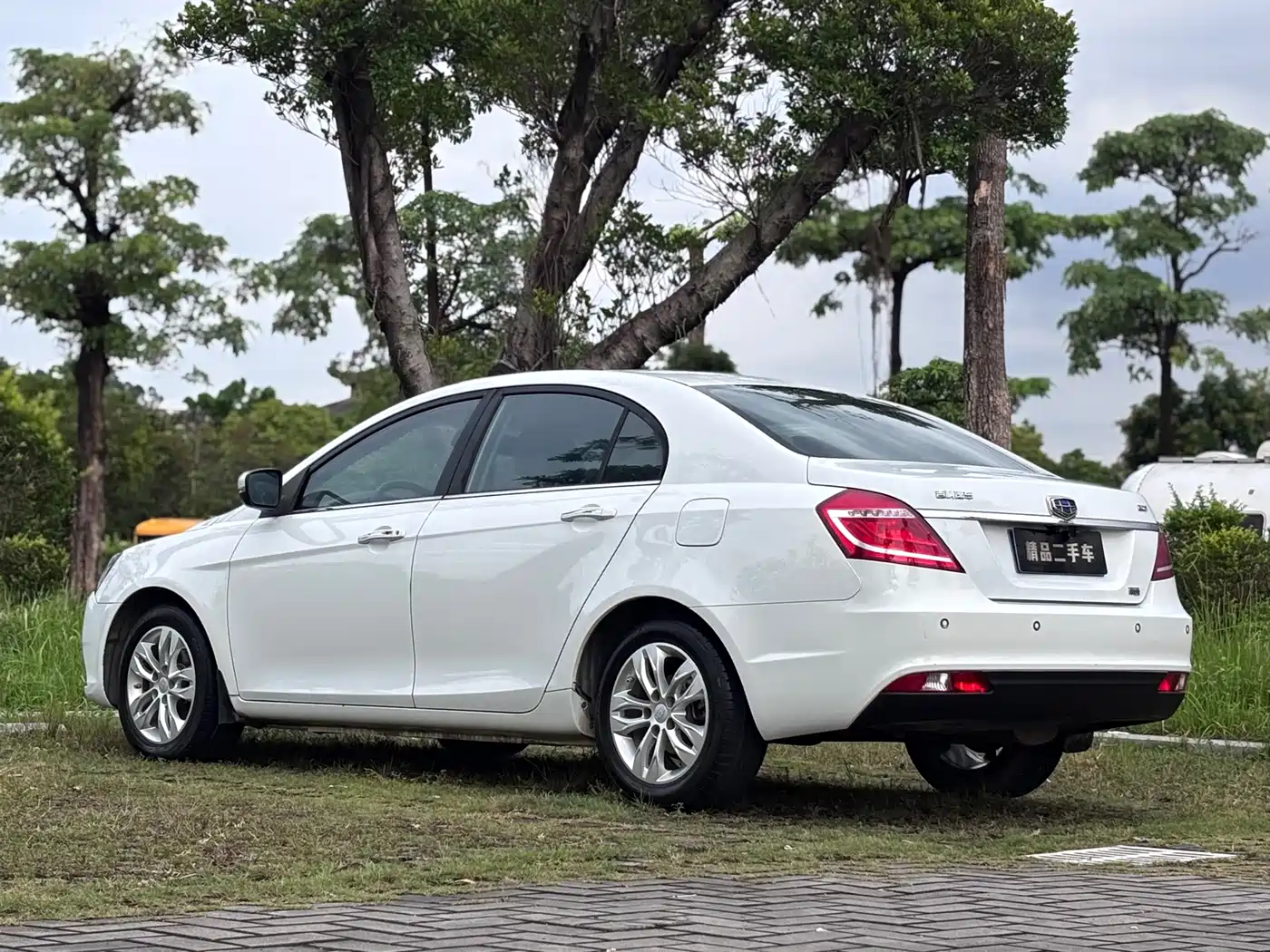 Geely Emgrand 2015 2015 Sedan 1.5L CVT Upward Edition
