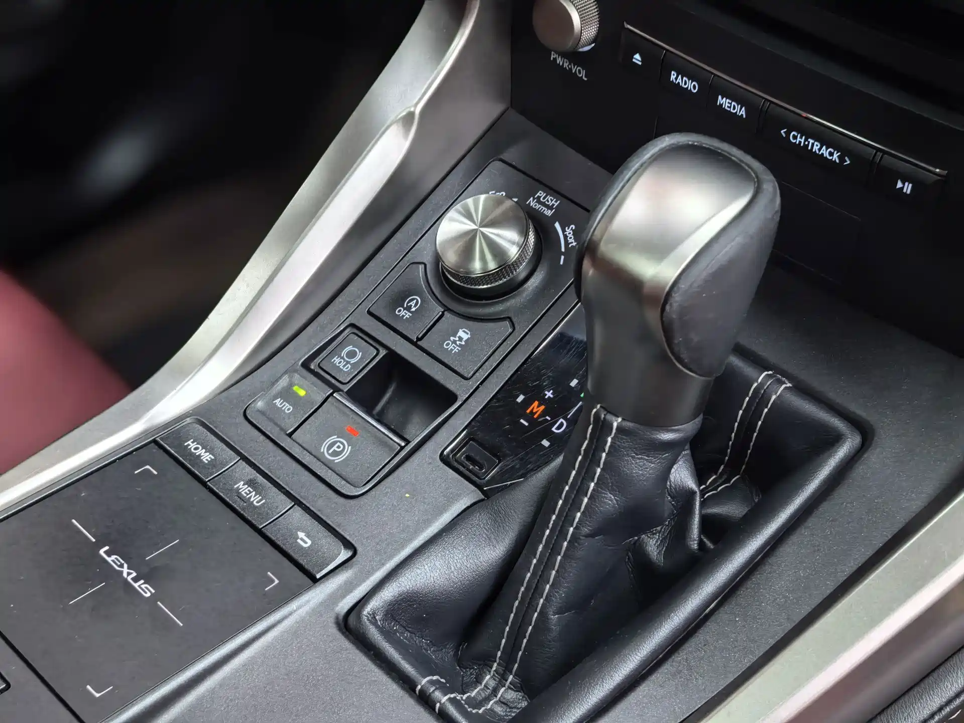 Фото 24 - Lexus NX