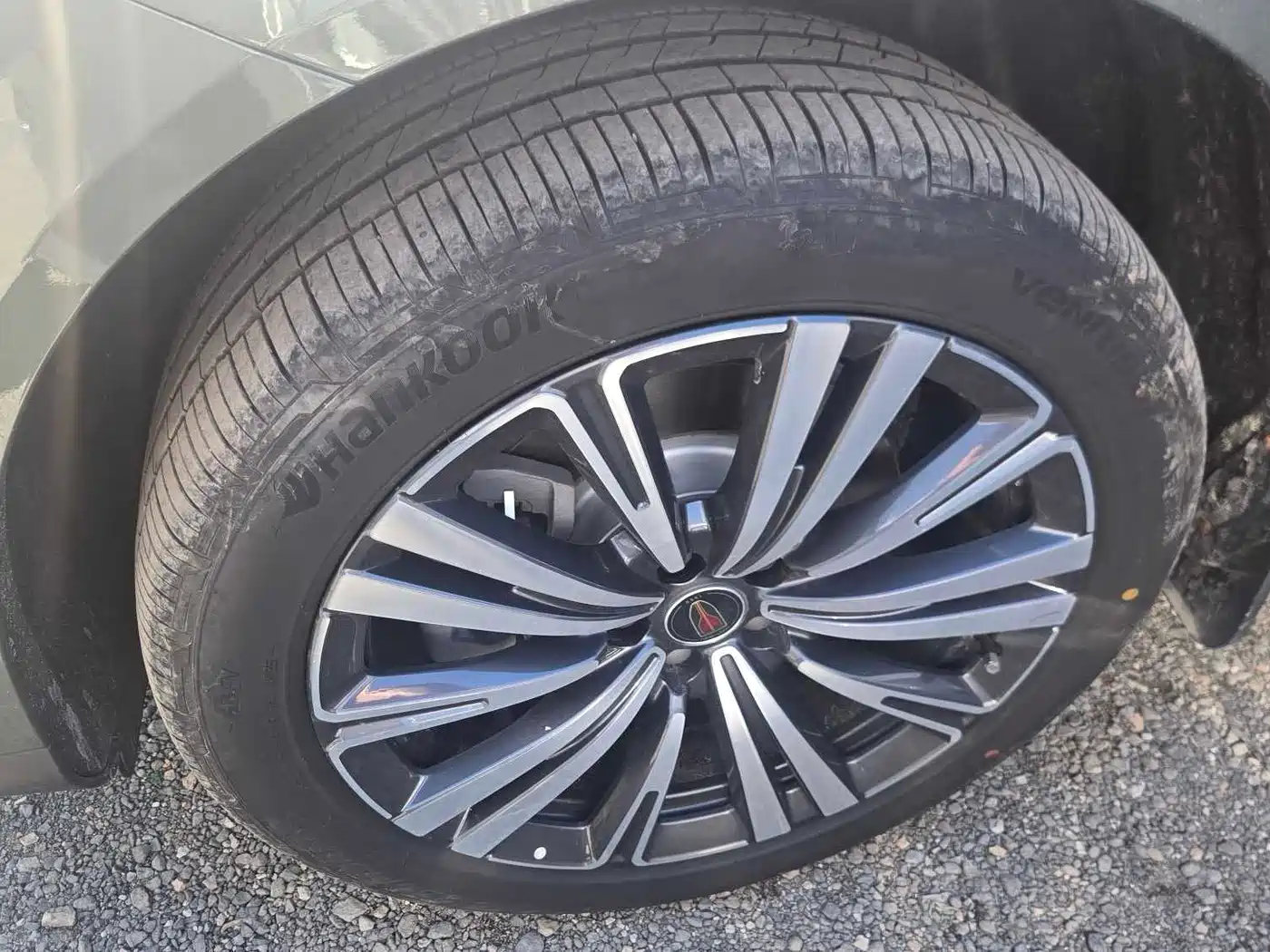 Hongqi HS6 PHEV 2025 2026 Model 220 Intelligent Hybrid Edition