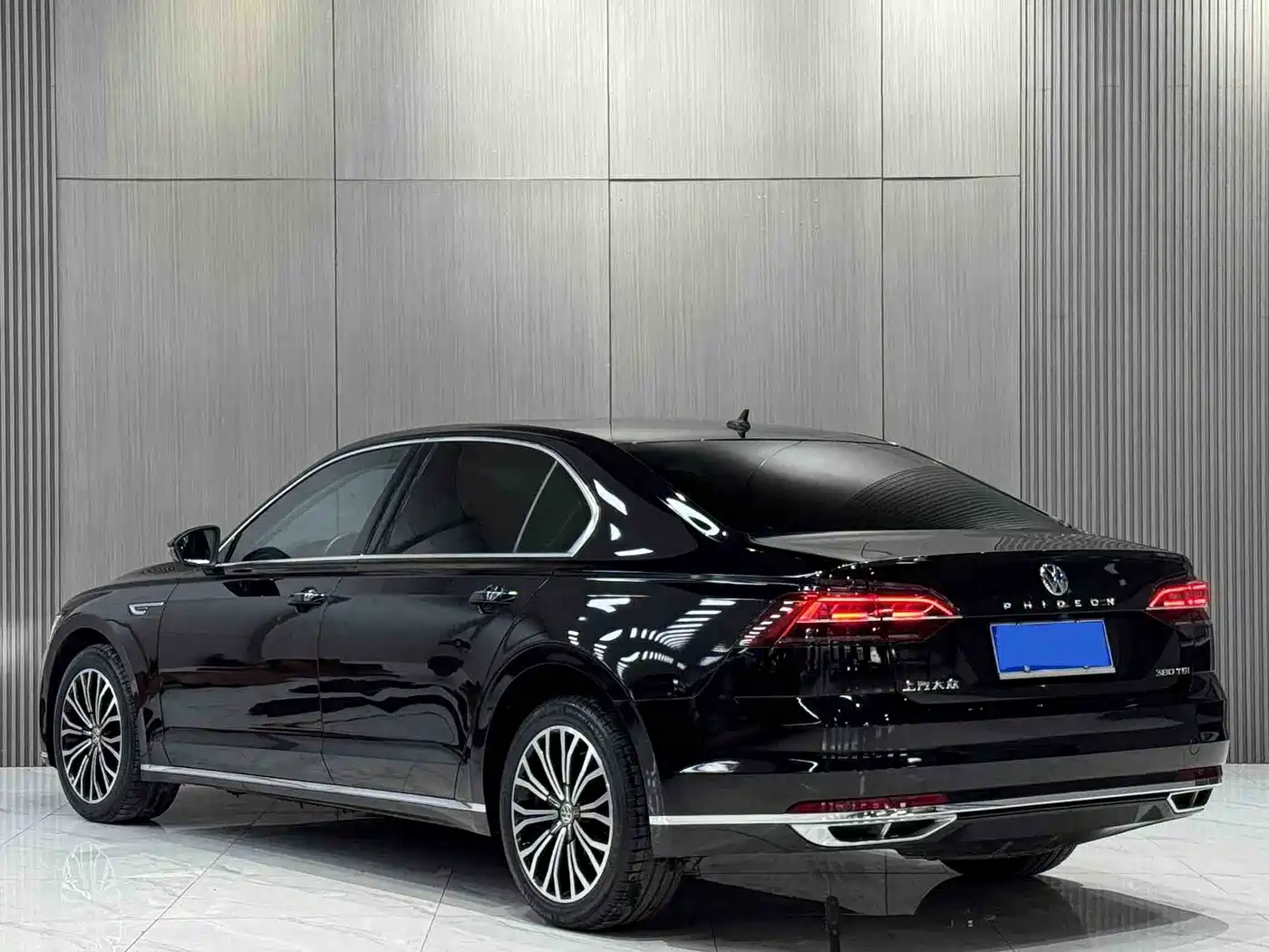 Volkswagen Phideon 2018 Facelift 380TSI FWD Business фото 4
