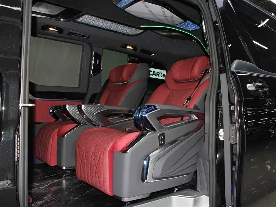 Mercedes-Benz Vito 2024 2.0T Business 7-Seater фото 21