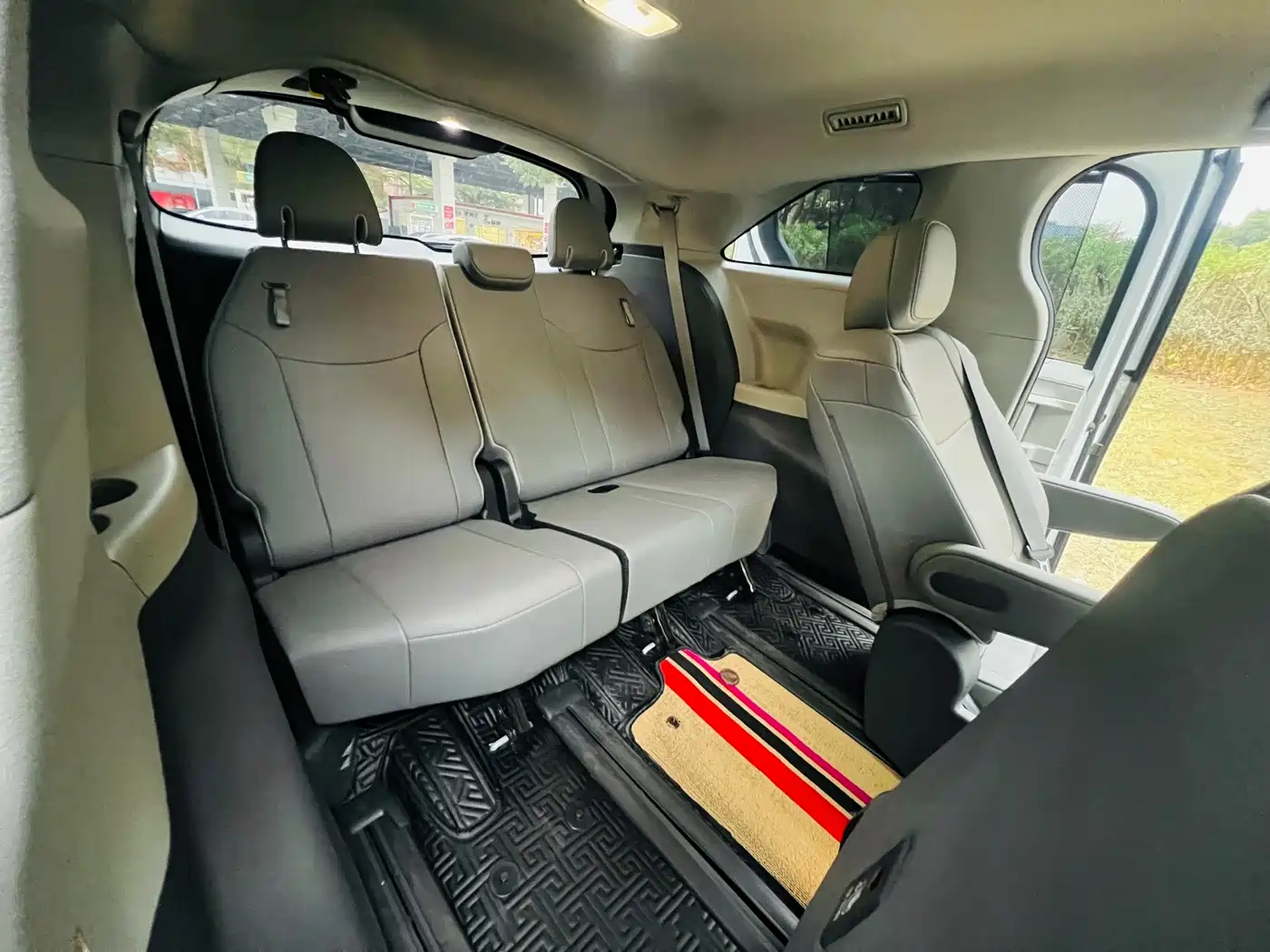 Toyota Sienna 2021 2.5L Hybrid Luxury Edition фото 18