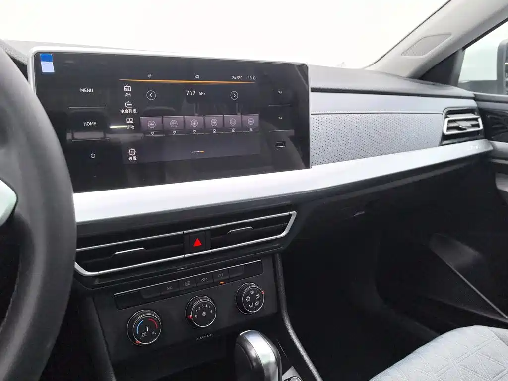 صورة 12 - Volkswagen Lavida