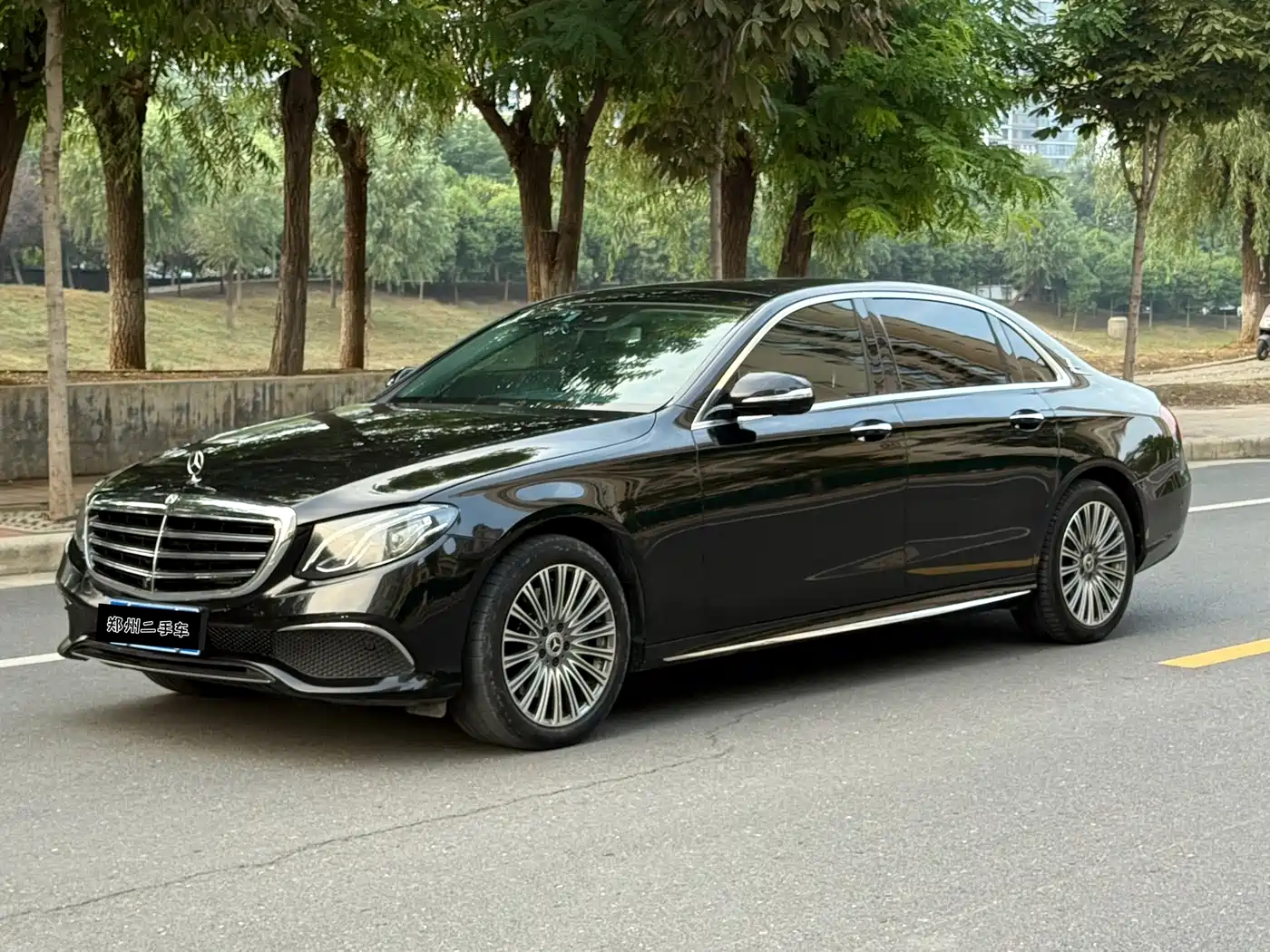 Фото 1 - Mercedes-Benz E-Class