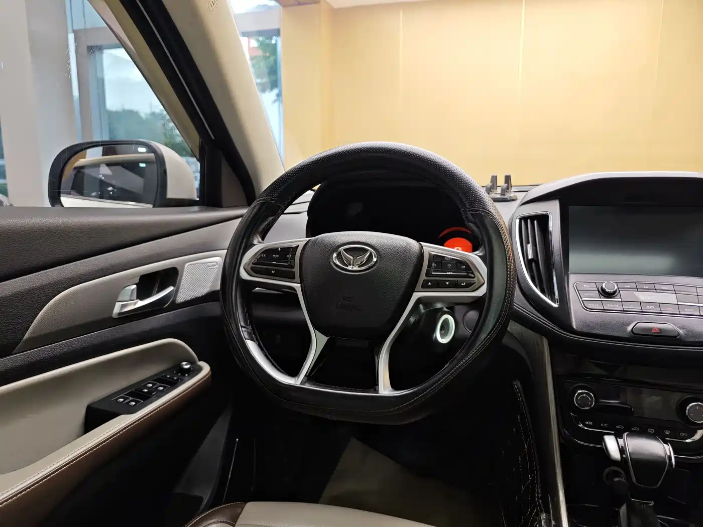 BAIC Huansu S5 2018 2017 1.3T CVT Luxury