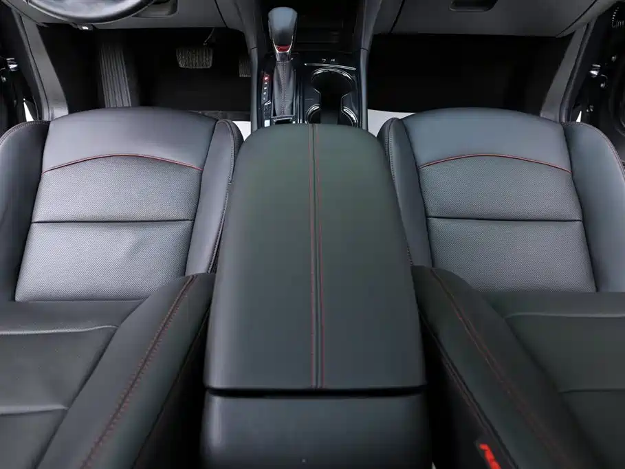 Chevrolet Equinox 2022 Mild Hybrid 550T RS 4WD Intelligent Defense Edition фото 10