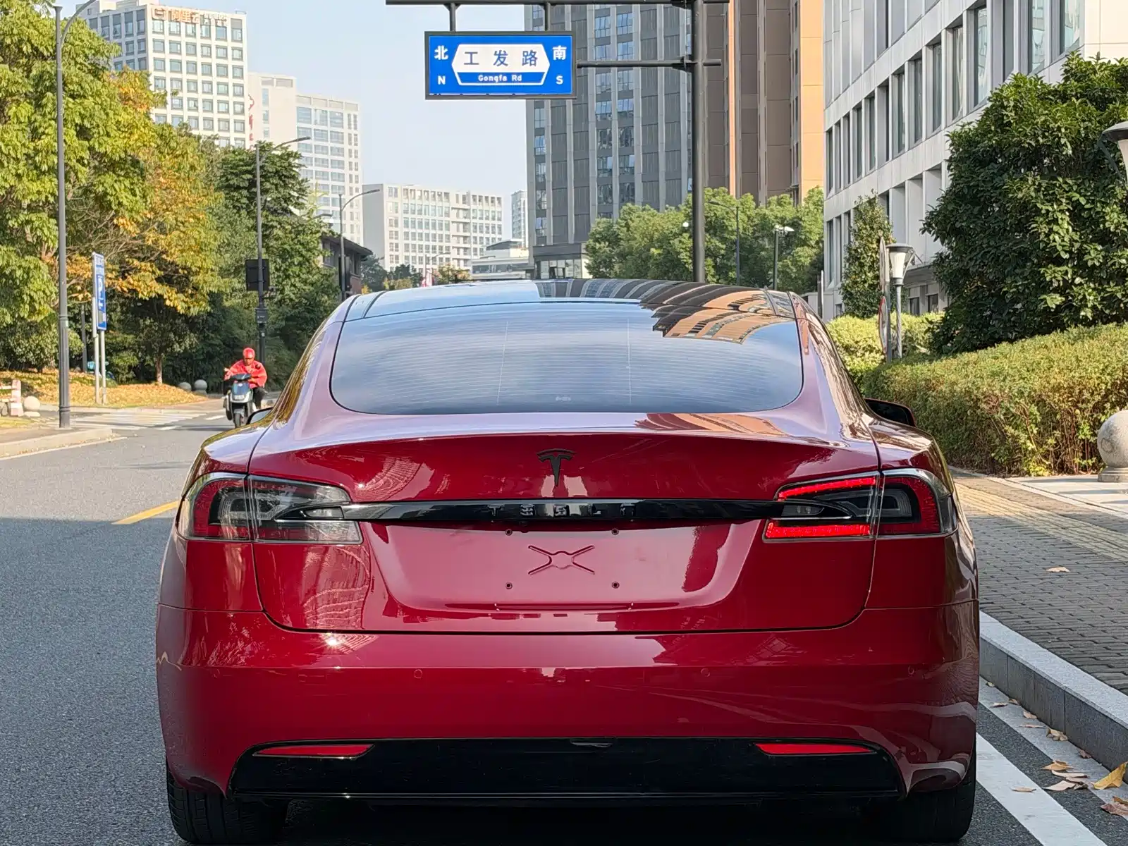 Фото 12 - Tesla Model S