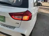 Фото 8 - Geely Vision X3
