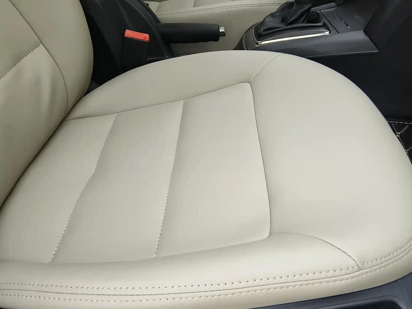 Škoda Octavia 2012 1.6L Automatic Yijie Edition фото 20