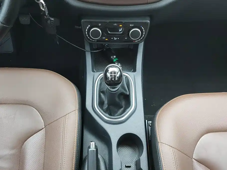 FAW Senya R7 2017 2016 1.6L Manual Luxury