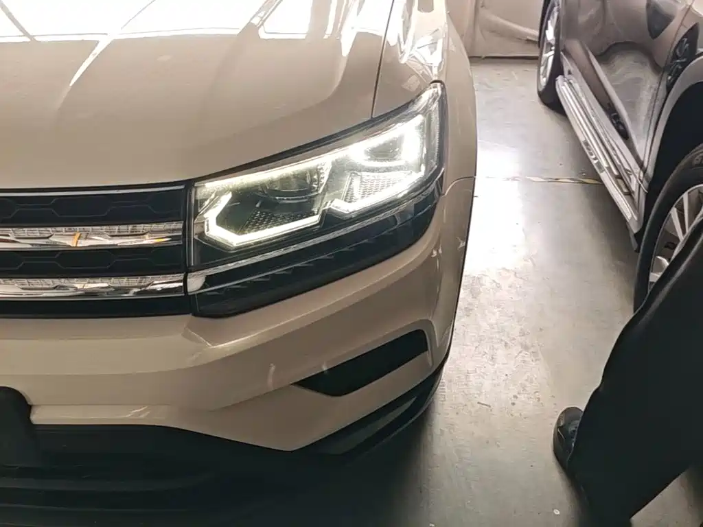 Volkswagen Tharu, миниатюра 24