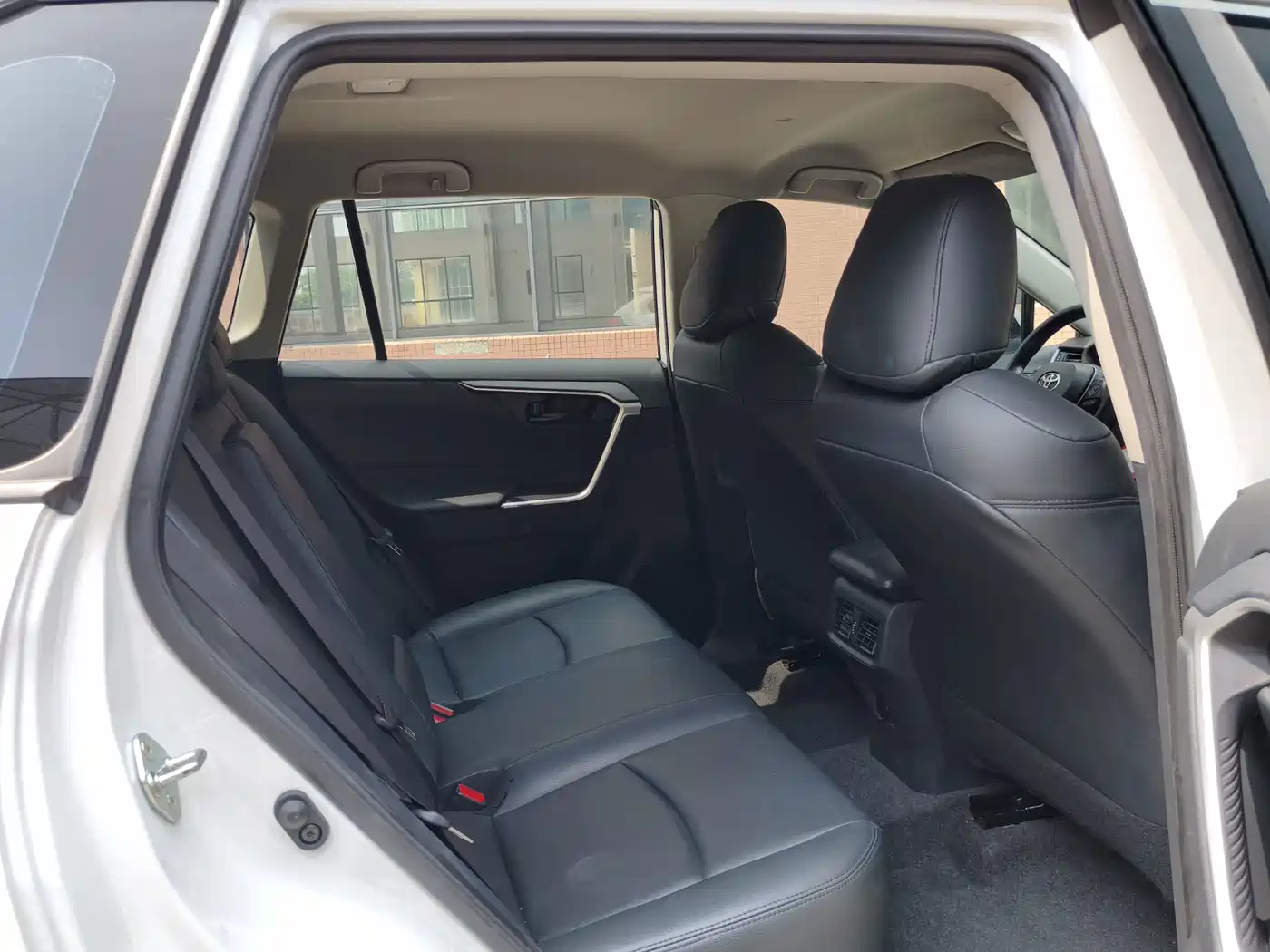 Toyota RAV4 2023 2023 2.0L CVT 2WD Urban Edition