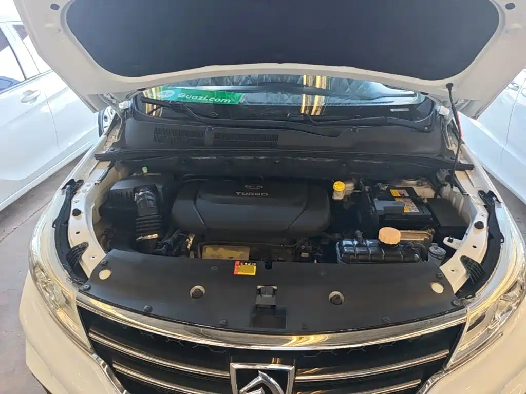 Baojun 730 2020 2019 1.5T CVT Flagship Edition 7-Seater China VI