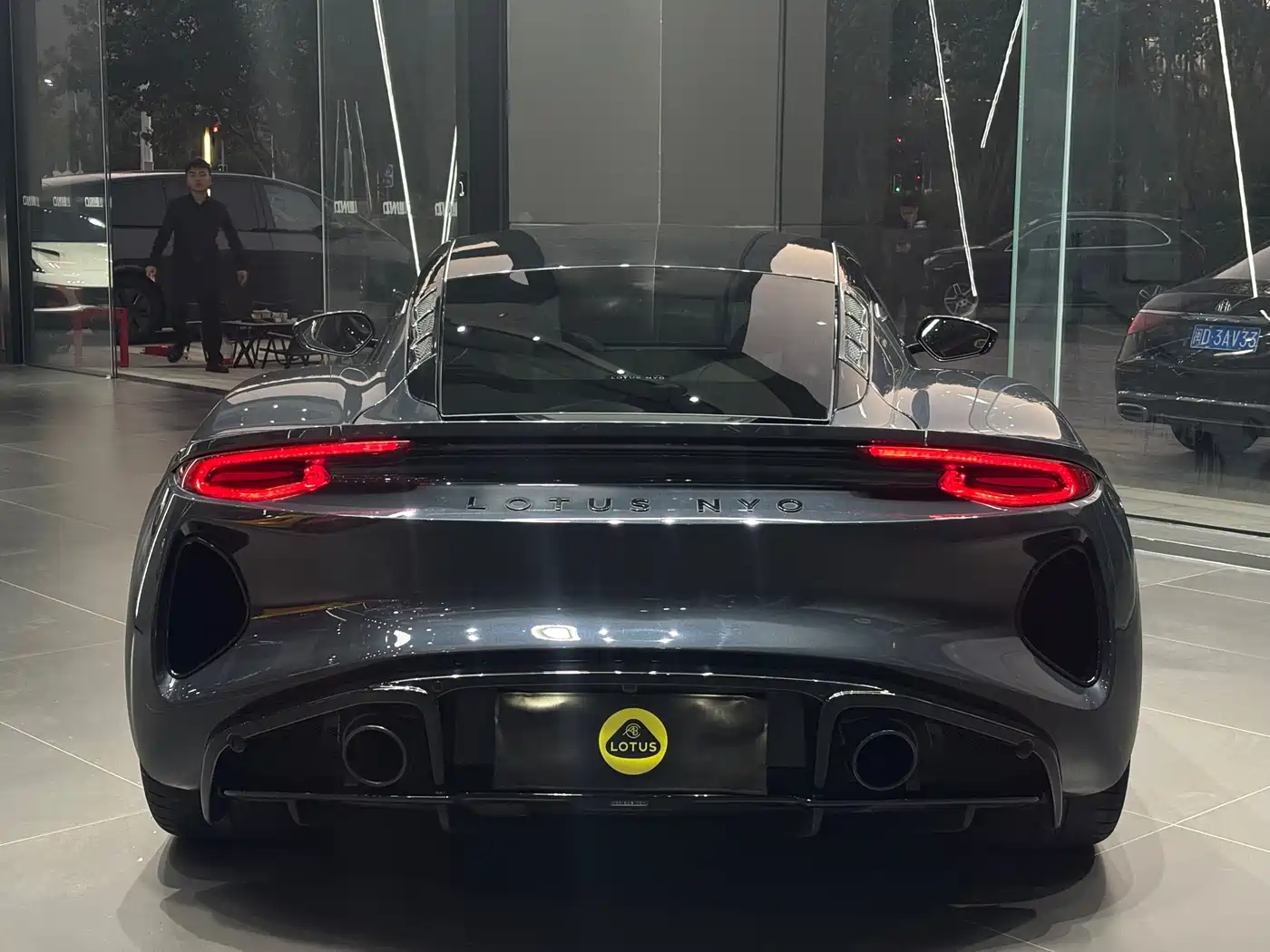 Lotus Cars EMIRA 2021 2.0T DCT First Edition фото 7