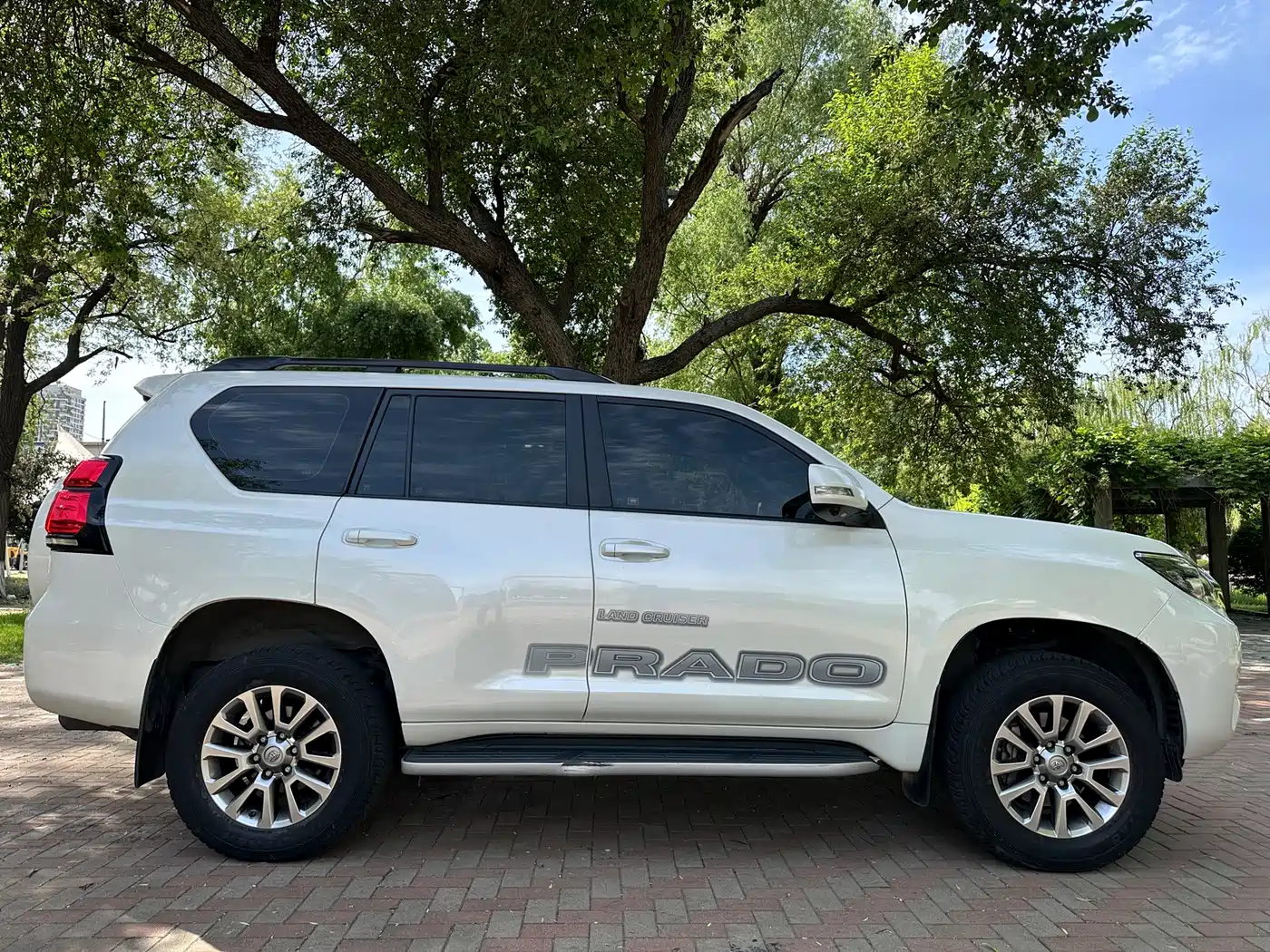 Toyota Prado 2018 3.5L Automatic TX-L Rear-mounted Spare Tire фото 4