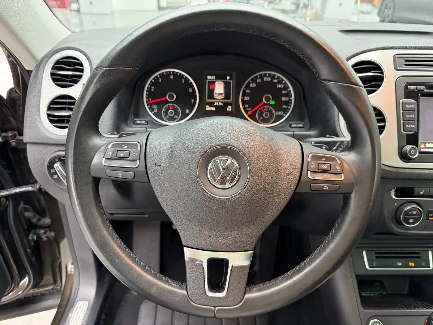Volkswagen Tiguan 2015 2.0TSI Automatic 4WD Flagship фото 10