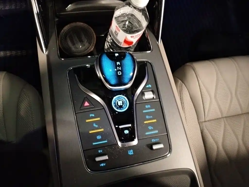 Фото 7 - BYD Tang New Energy