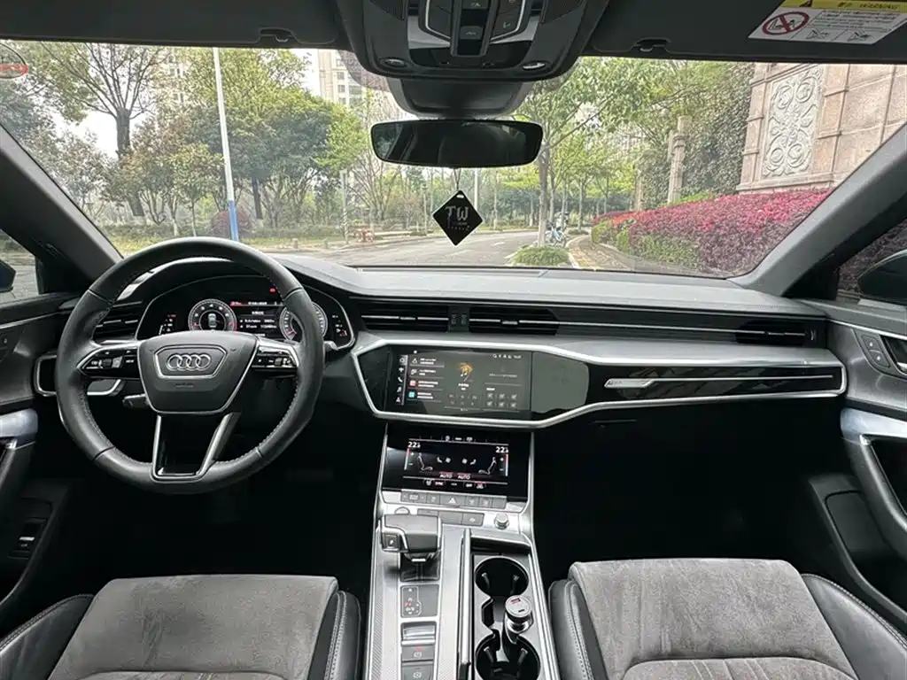 Audi A6L 2021 45 TFSI Exclusive Sport фото 4