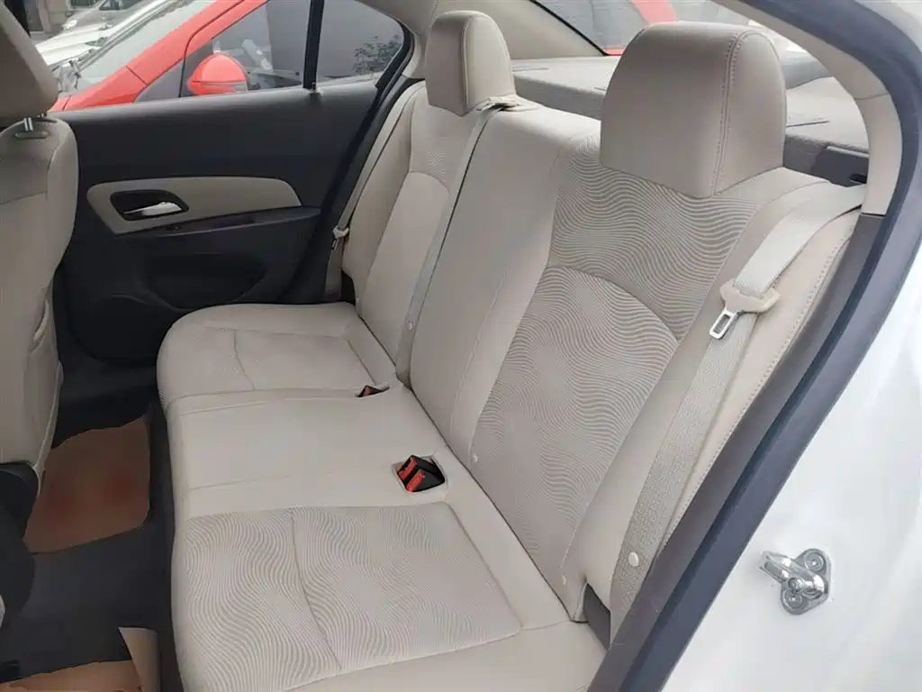 Chevrolet Cruze 2015 1.5L Classic SE AT фото 17