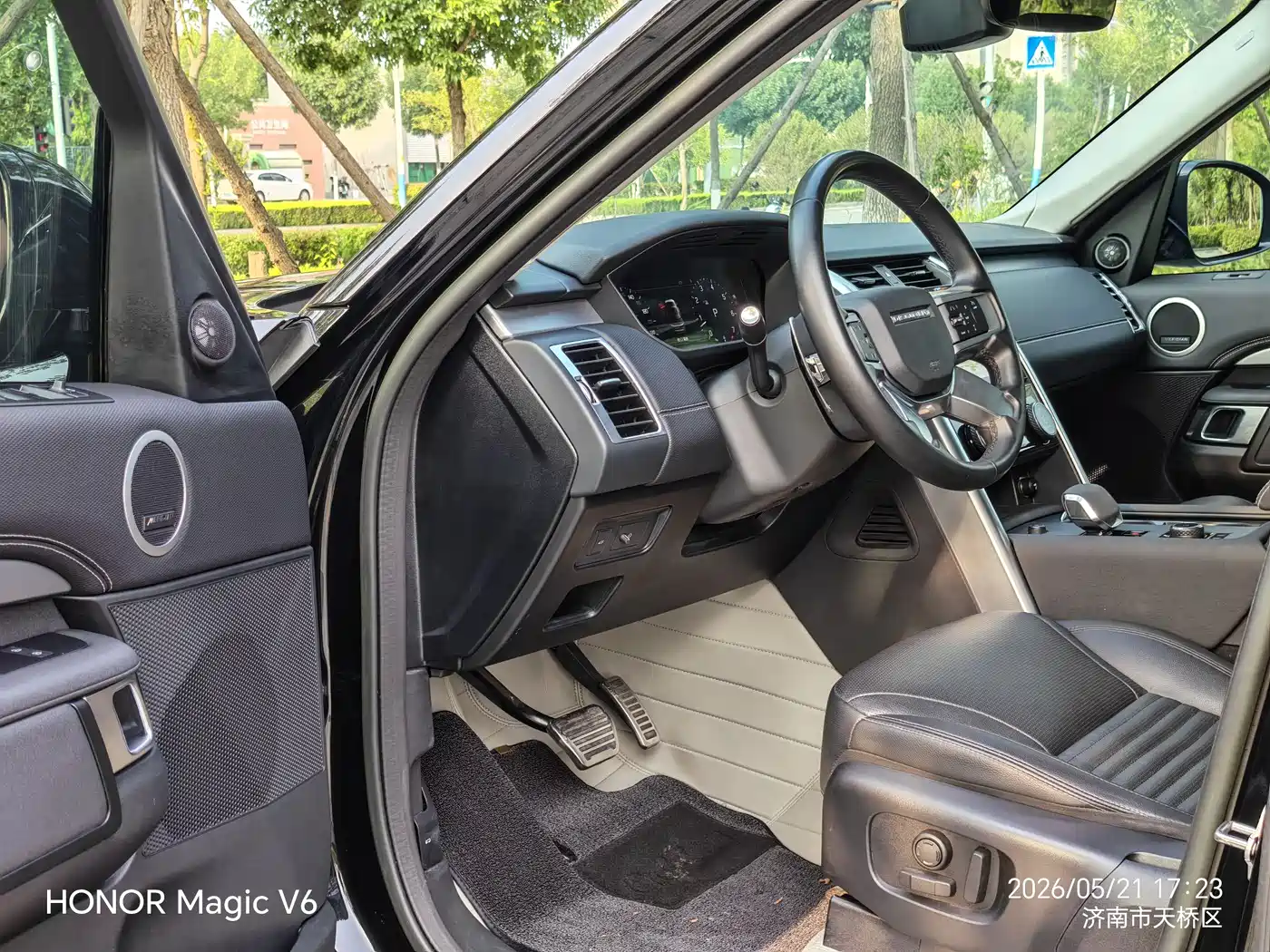 Land Rover Discovery 2023 360PS R-Dynamic SE фото 12