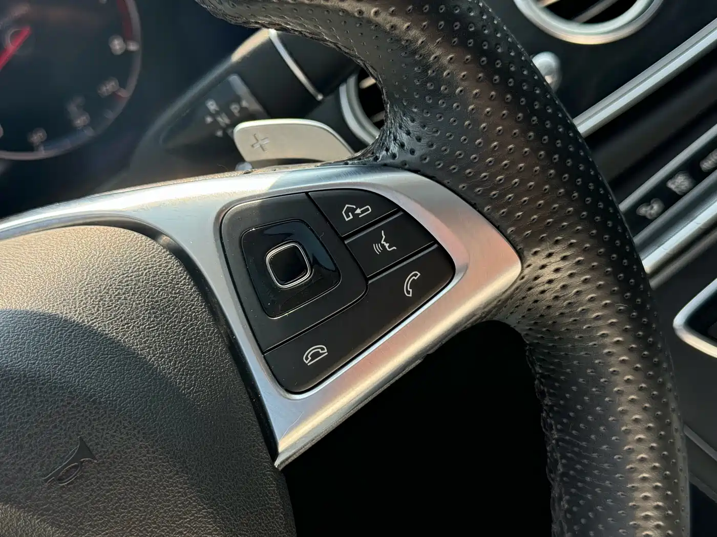 Mercedes-Benz E-Class 2018 Facelift E 200 L Sport фото 11