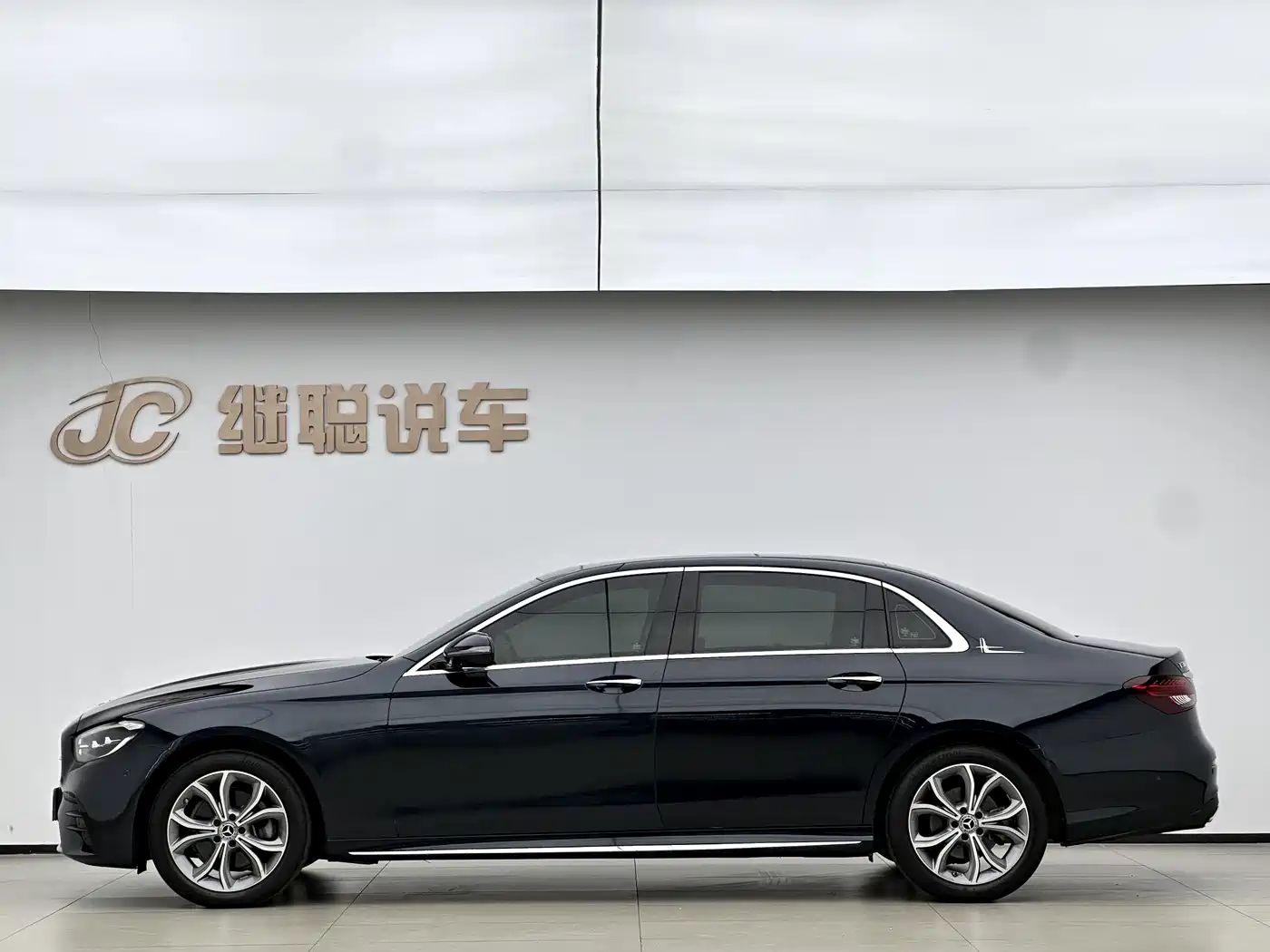 Mercedes-Benz E-Class 2023 E 300 L Sport Luxury фото 2
